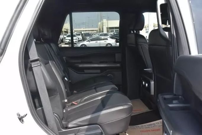 Used Ford Expedition IV Facelift, 3.5 l, 2021 in Sharjah by Alfaris Used Cars, White color. Other | AUTO.AE