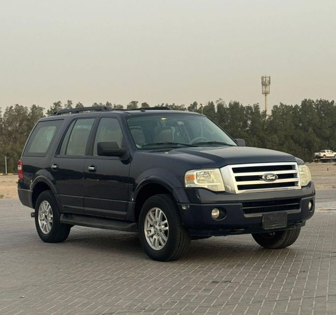 Подержанный Ford Expedition III, 5.4 л, 2014 в Шардже от Al Helal Al Abyadh Used Cars Черный цвет. GCC | AUTO.AE