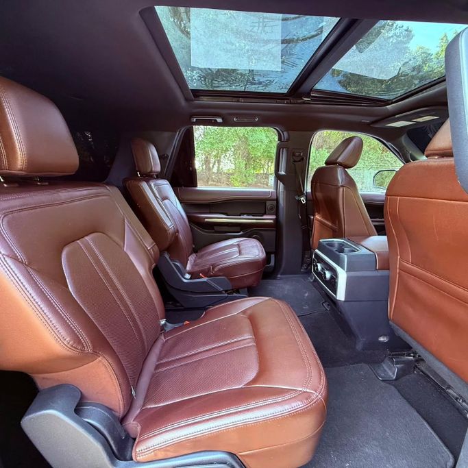 Подержанный Ford Expedition IV Рестайлинг, 3.5 л, 2022 в Шардже от Sarmad Cars Белый цвет. Other | AUTO.AE