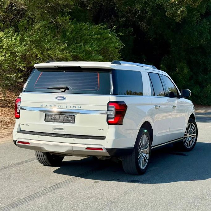 Подержанный Ford Expedition IV Рестайлинг, 3.5 л, 2022 в Шардже от Sarmad Cars Белый цвет. Other | AUTO.AE