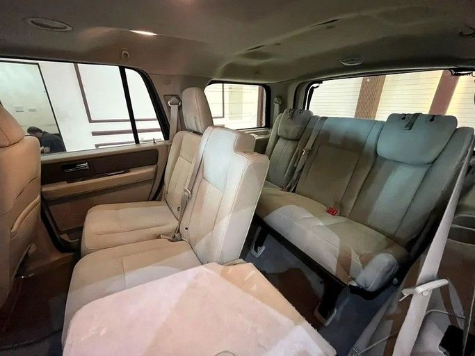 Used Ford Expedition III Facelift, 3.5 l, 2014 in Sharjah by Rebou Alfakhama, Grey color. GCC Specs | AUTO.AE