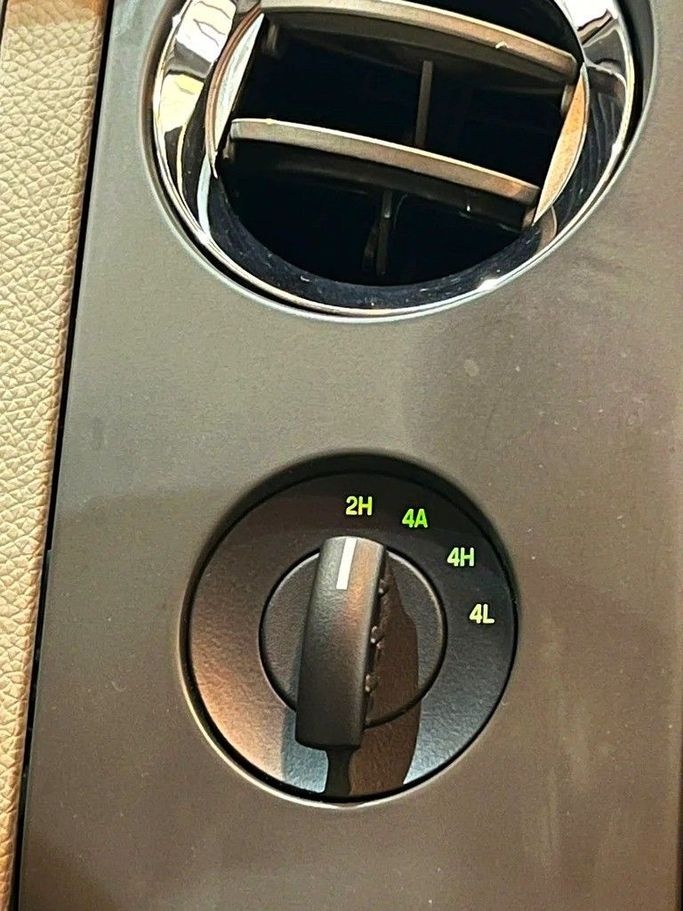 Used Ford Expedition III Facelift, 3.5 l, 2014 in Sharjah by Rebou Alfakhama, Grey color. GCC Specs | AUTO.AE