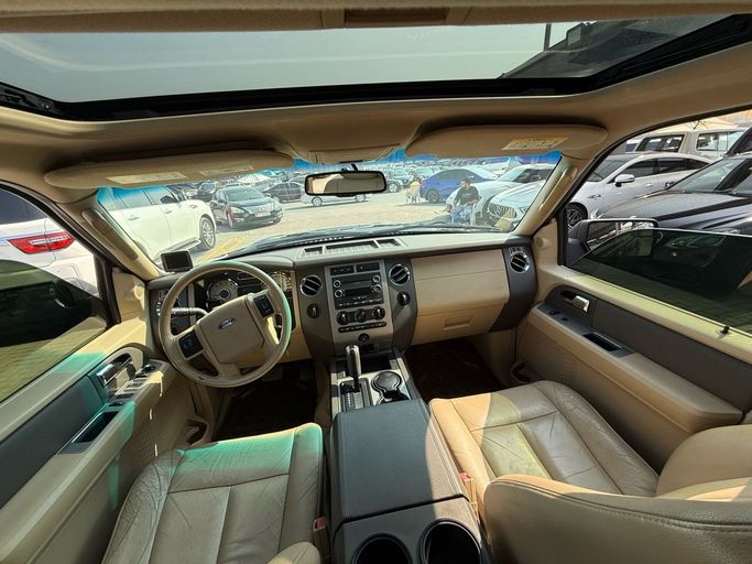 Used Ford Expedition III, 5.4 l, 2013 in Sharjah by Malmo Used Cars, Black color. GCC Specs | AUTO.AE