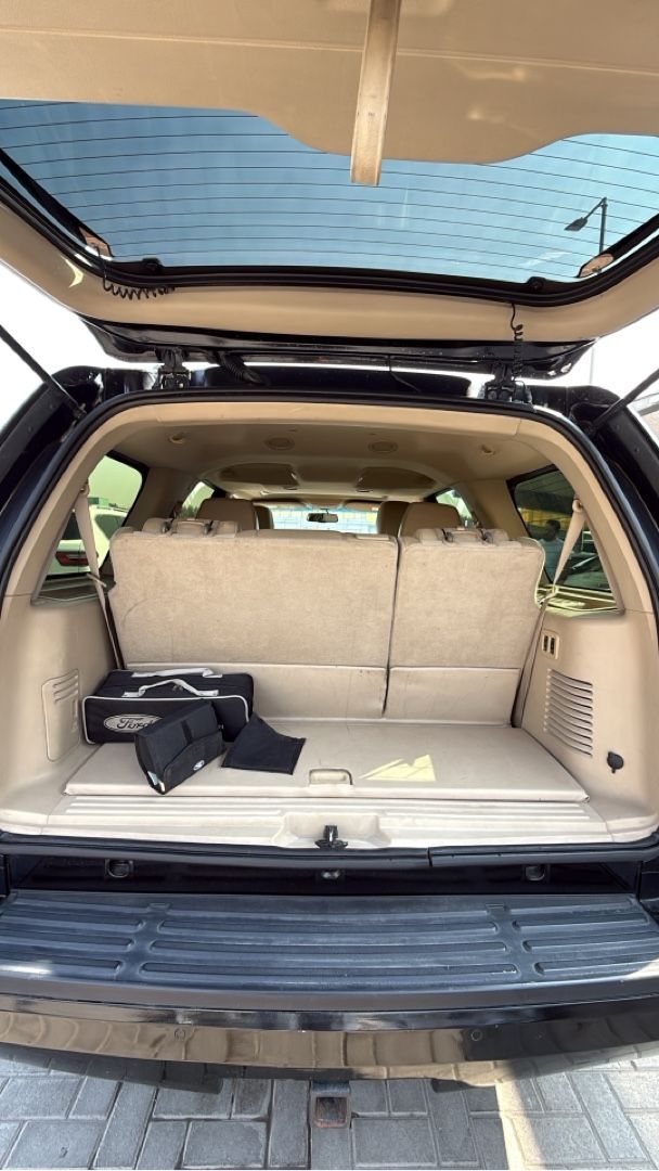 Used Ford Expedition III, 5.4 l, 2013 in Sharjah by Malmo Used Cars, Black color. GCC Specs | AUTO.AE