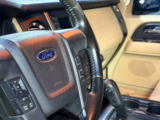 Used Ford Expedition III Facelift, 3.5 l, 2015 in UAE, Sharjah by Rebou Alfakhama, Black color. GCC Specs | AUTO.AE | Listing #295845 — photo 10 of 14