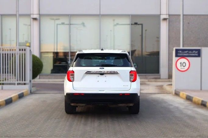 Подержанный Ford Explorer VI, 2.3 л, 2022 в Шардже от Al Rukin Al Saudi Белый цвет. GCC | AUTO.AE