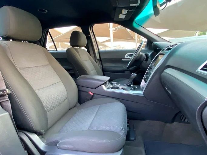 Подержанный Ford Explorer V, 3.5 л, 2015 в Шардже от Al Saqr Al Mutaliq Синий цвет. GCC | AUTO.AE