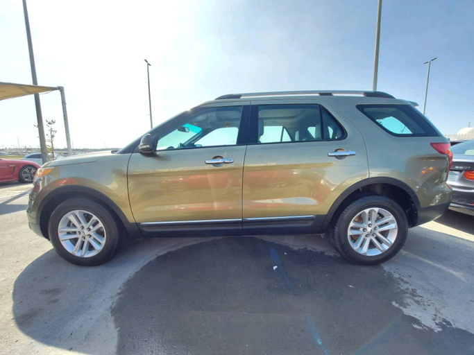Used Ford Explorer V, 2.0 l, 2012 in Sharjah by Fantastic Used Cars, Golden color. GCC Specs | AUTO.AE