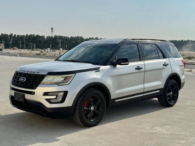 Used Ford Explorer V Facelift, 3.5 l, 2016 in Sharjah by Noor Al Seyoh Used Cars, Grey color. GCC Specs | AUTO.AE