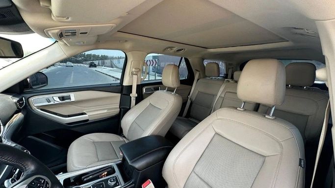 Used Ford Explorer VI, 3.3 l, 2021 in Sharjah by Halla Cars, Blue color. GCC Specs | AUTO.AE
