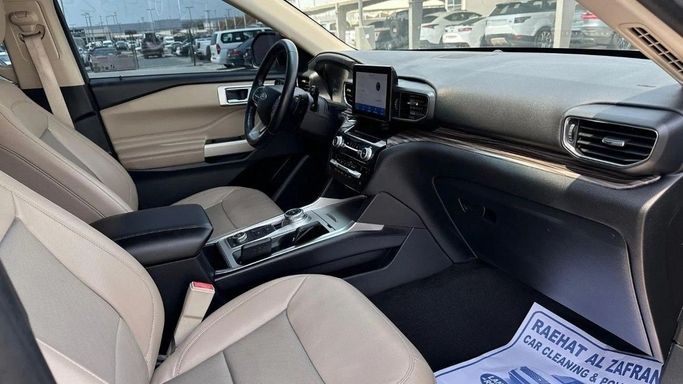 Used Ford Explorer VI, 3.3 l, 2021 in Sharjah by Halla Cars, Blue color. GCC Specs | AUTO.AE
