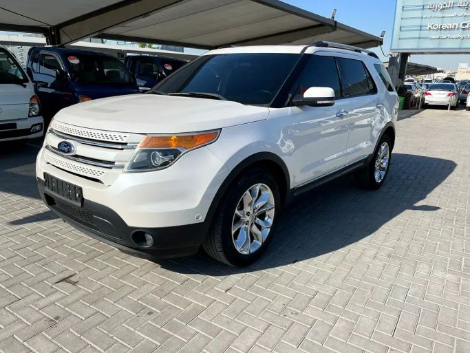 مستعملة Ford Explorer V, 3.5 l, 2014 في في الشارقة من Korean City Used Cars Trading LLC، اللون أبيض. المواصفات الكورية | AUTO.AE