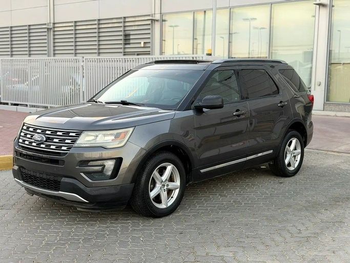 مستعملة Ford Explorer فيس ليفت V, 3.5 l, 2016 في في الشارقة من Bashar Karoomi Kunani، اللون رمادي. المواصفات الأمريكية | AUTO.AE