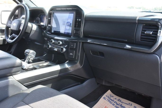 Подержанный Ford F-150 XIV, 2.7 л, 2022 в Шардже от Alfaris Used Cars Серый цвет.  | AUTO.AE