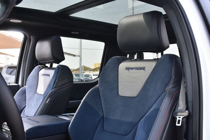 Подержанный Ford F-150 XIV, 3.5 л, 2023 в Шардже от Alfaris Used Cars Серый цвет.  | AUTO.AE