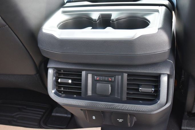 Подержанный Ford F-150 XIV, 3.5 л, 2023 в Шардже от Alfaris Used Cars Белый цвет.  | AUTO.AE