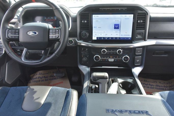 Подержанный Ford F-150 XIV, 3.5 л, 2023 в Шардже от Alfaris Used Cars Белый цвет.  | AUTO.AE