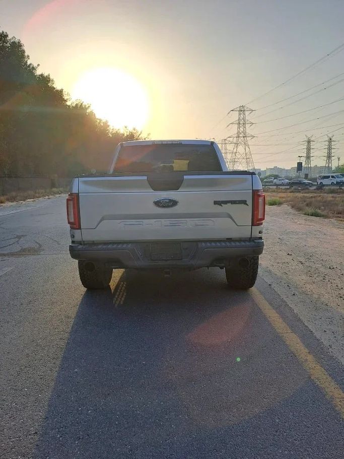 New Ford F-150 XIII Facelift, 3.5 l, 2018 in Sharjah by Imad Younis Almani used Cars, Silver color. GCC Specs | AUTO.AE