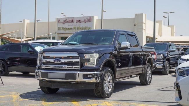 Подержанный Ford F-150 XIII Рестайлинг, 3.5 л, 2017 в Шардже от Alnujoom Al Malakiah Used Cars Черный цвет. Американская | AUTO.AE