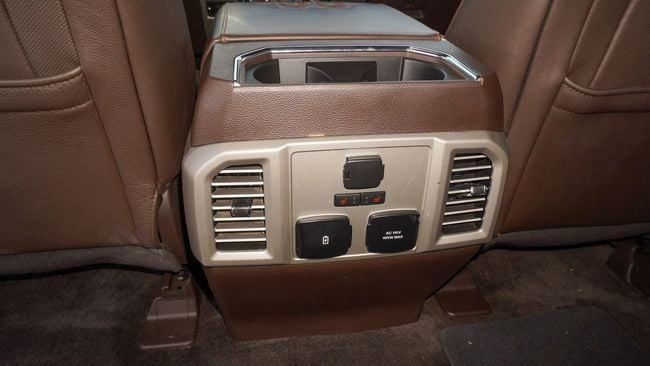 Подержанный Ford F-150 XIII Рестайлинг, 3.5 л, 2017 в Шардже от Alnujoom Al Malakiah Used Cars Черный цвет. Американская | AUTO.AE