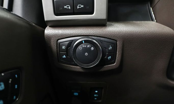 Used Ford F-150 XIII Facelift, 3.5 l, 2018 in Sharjah by Al Qassem Cars Trading, White color. American Specs | AUTO.AE