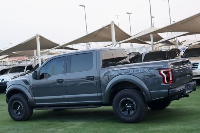 Подержанный Ford F-150 XIII, 3.5 л, 2018 в Шардже от Al Bake Used Cars Серый цвет.  | AUTO.AE