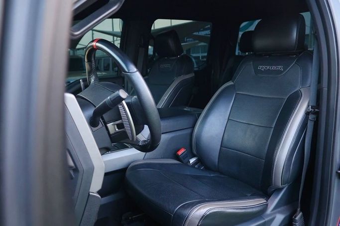 Подержанный Ford F-150 XIII, 3.5 л, 2018 в Шардже от Al Bake Used Cars Серый цвет.  | AUTO.AE