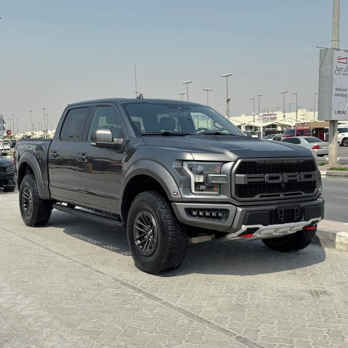 Подержанный Ford F-150 XIII Рестайлинг, 2.7 л, 2019 в Шардже от Alfaris Used Cars Черный цвет. Other | AUTO.AE