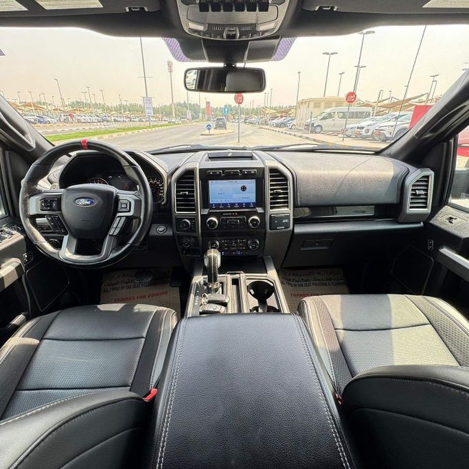 Подержанный Ford F-150 XIII Рестайлинг, 2.7 л, 2019 в Шардже от Alfaris Used Cars Черный цвет. Other | AUTO.AE