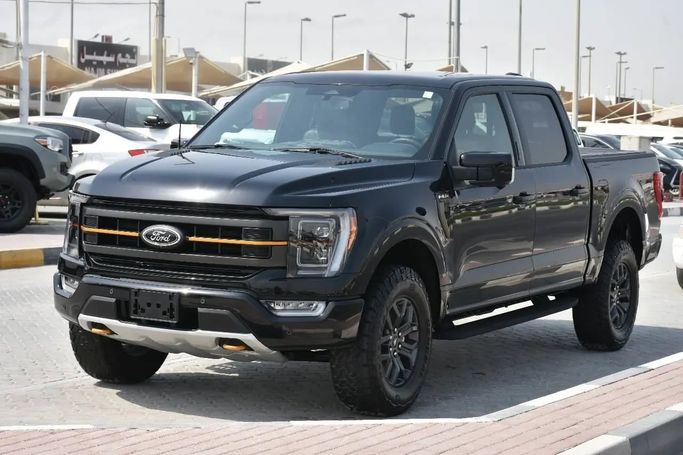Подержанный Ford F-150 XIV, 3.5 л, 2023 в Шардже от Alfaris Used Cars Черный цвет. Other | AUTO.AE