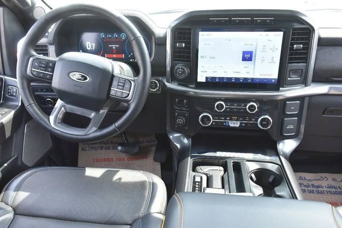 Подержанный Ford F-150 XIV, 3.5 л, 2023 в Шардже от Alfaris Used Cars Черный цвет. Other | AUTO.AE