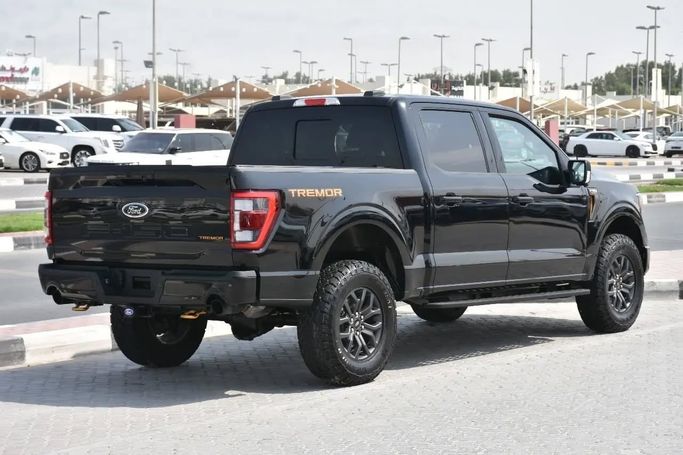 Подержанный Ford F-150 XIV, 3.5 л, 2023 в Шардже от Alfaris Used Cars Черный цвет. Other | AUTO.AE