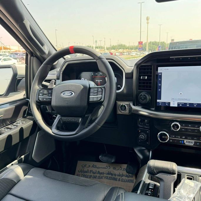 Подержанный Ford F-150 XIV, 3.5 л, 2023 в Шардже от Alfaris Used Cars Белый цвет. Other | AUTO.AE