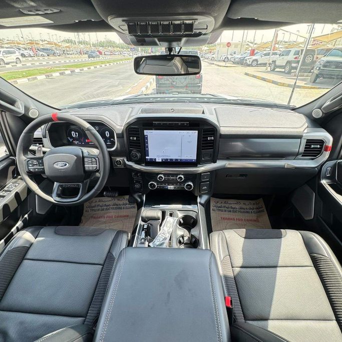 Подержанный Ford F-150 XIV, 3.5 л, 2023 в Шардже от Alfaris Used Cars Белый цвет. Other | AUTO.AE