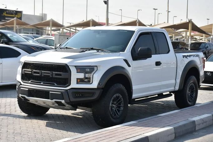 Used Ford F-150 XIII Facelift, 3.5 l, 2019 in Sharjah by Alfaris Used Cars, White color. GCC Specs | AUTO.AE