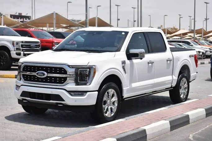 Подержанный Ford F-150 XIV, 3.5 л, 2022 в Шардже от Alfaris Used Cars Белый цвет. Other | AUTO.AE
