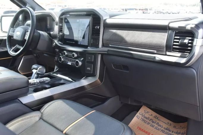 Подержанный Ford F-150 XIV, 3.5 л, 2022 в Шардже от Alfaris Used Cars Белый цвет. Other | AUTO.AE