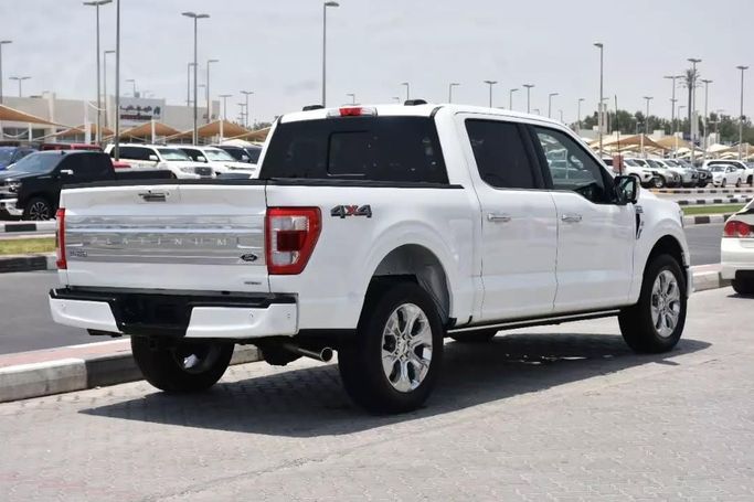 Подержанный Ford F-150 XIV, 3.5 л, 2022 в Шардже от Alfaris Used Cars Белый цвет. Other | AUTO.AE