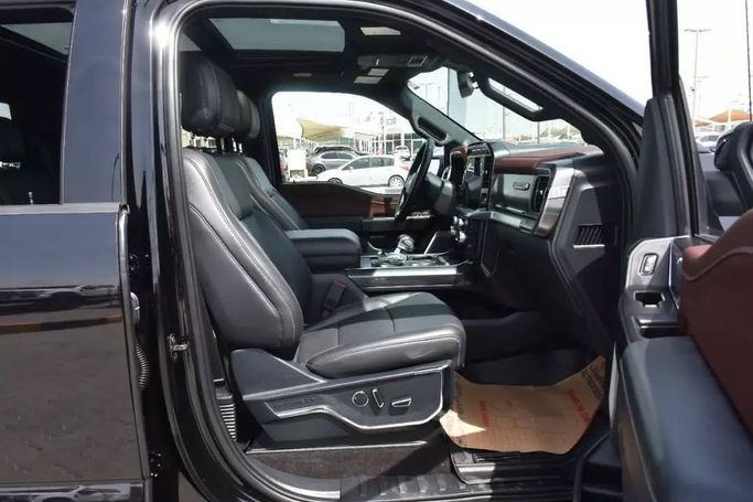 Подержанный Ford F-150 XIV, 5.0 л, 2021 в Шардже от Alfaris Used Cars Черный цвет. Other | AUTO.AE