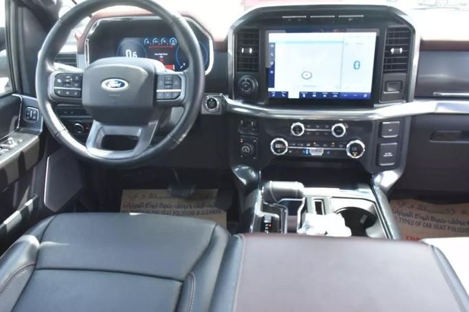 Подержанный Ford F-150 XIV, 5.0 л, 2021 в Шардже от Alfaris Used Cars Черный цвет. Other | AUTO.AE