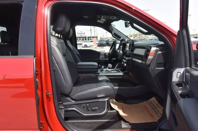 Подержанный Ford F-150 XIV, 3.5 л, 2022 в Шардже от Alfaris Used Cars Красный цвет. Other | AUTO.AE