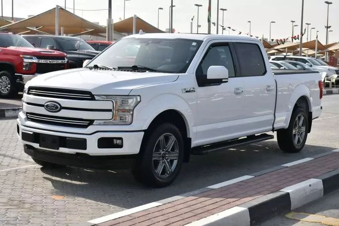 Подержанный Ford F-150 XIV, 3.5 л, 2020 в Шардже от Alfaris Used Cars Белый цвет. Other | AUTO.AE