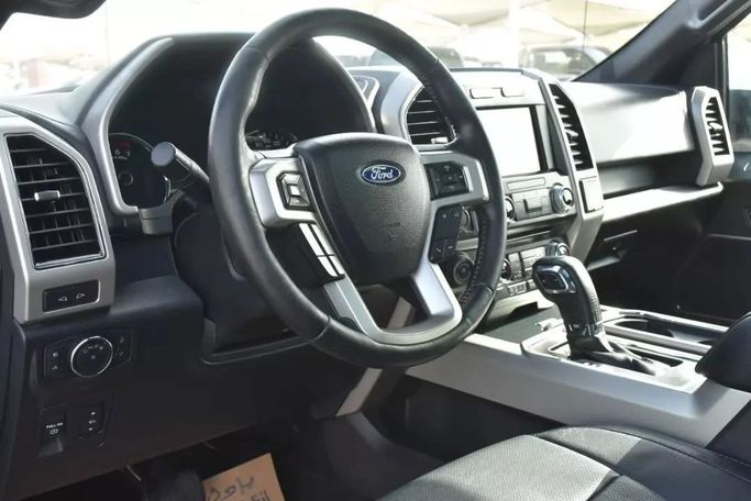 Подержанный Ford F-150 XIV, 3.5 л, 2020 в Шардже от Alfaris Used Cars Белый цвет. Other | AUTO.AE