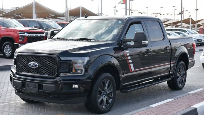 Подержанный Ford F-150 XIV, 3.5 л, 2020 в Шардже от Alfaris Used Cars Черный цвет. Other | AUTO.AE