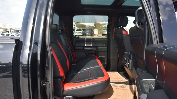 Подержанный Ford F-150 XIV, 3.5 л, 2020 в Шардже от Alfaris Used Cars Черный цвет. Other | AUTO.AE