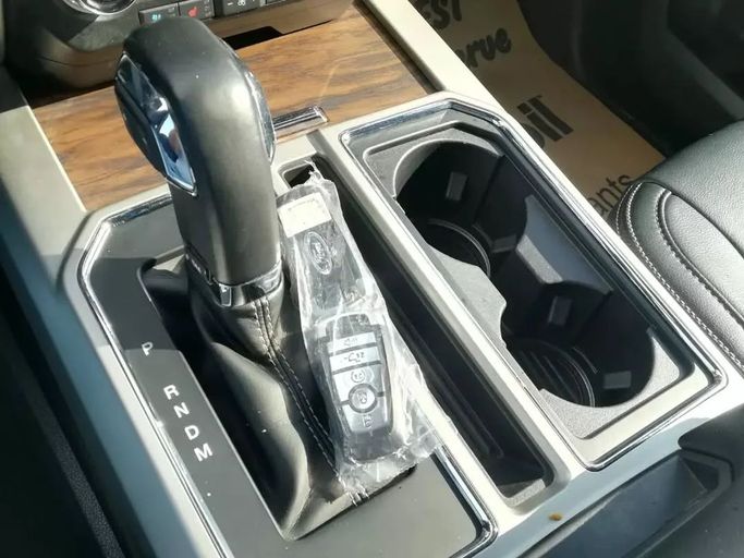 Подержанный Ford F-150 XIV, 3.5 л, 2020 в Шардже от Alfaris Used Cars Серый цвет. Other | AUTO.AE