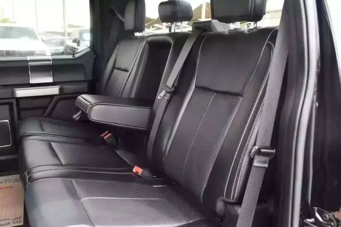 Подержанный Ford F-150 XIV, 3.5 л, 2020 в Шардже от Alfaris Used Cars Черный цвет. Other | AUTO.AE