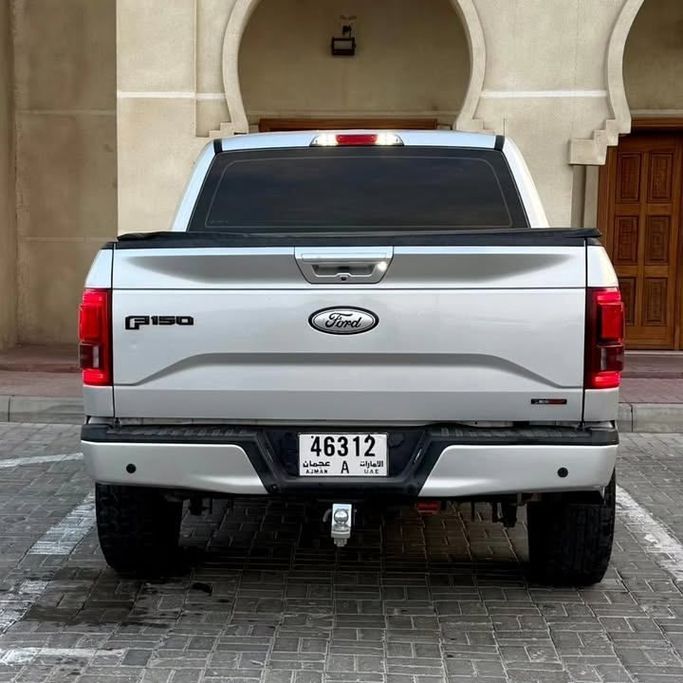 Подержанный Ford F-150 XIII, 3.5 л, 2016 в Шардже от Sarmad Cars Серебристый цвет. Other | AUTO.AE