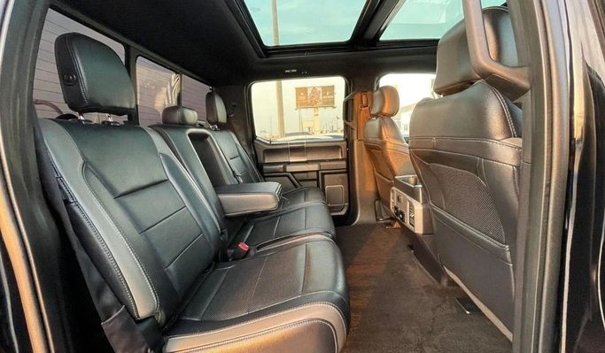 Подержанный Ford F-150 XIII Рестайлинг, 3.5 л, 2017 в Шардже от Halla Cars Черный цвет. Американская | AUTO.AE