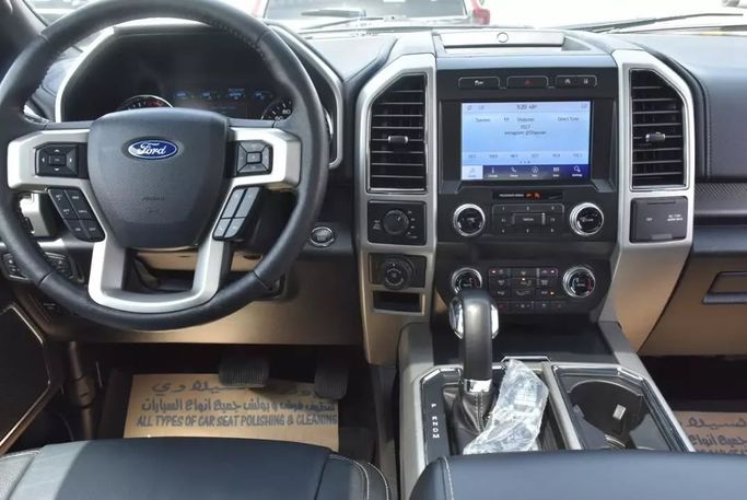 Подержанный Ford F-150 XIV, 3.5 л, 2020 в Шардже от Alfaris Used Cars Серый цвет. Other | AUTO.AE